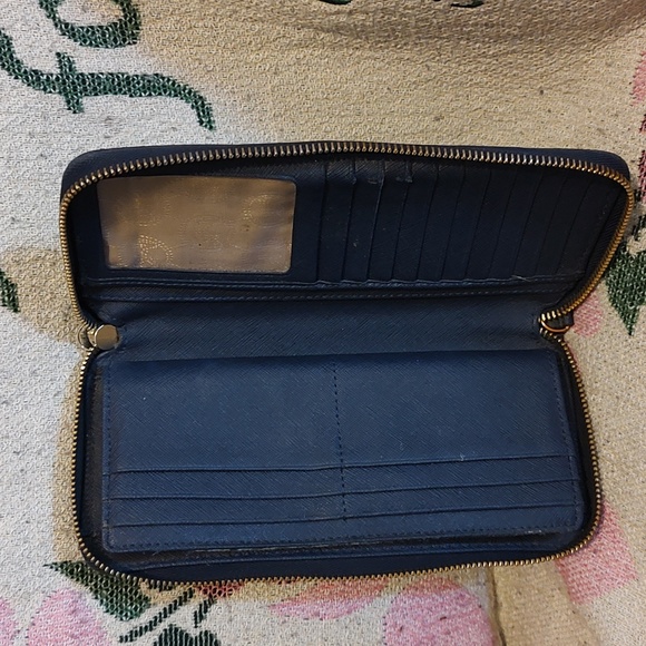 Michael Kors Jet Set Wallet Blue Zippered - Picture 5 of 8